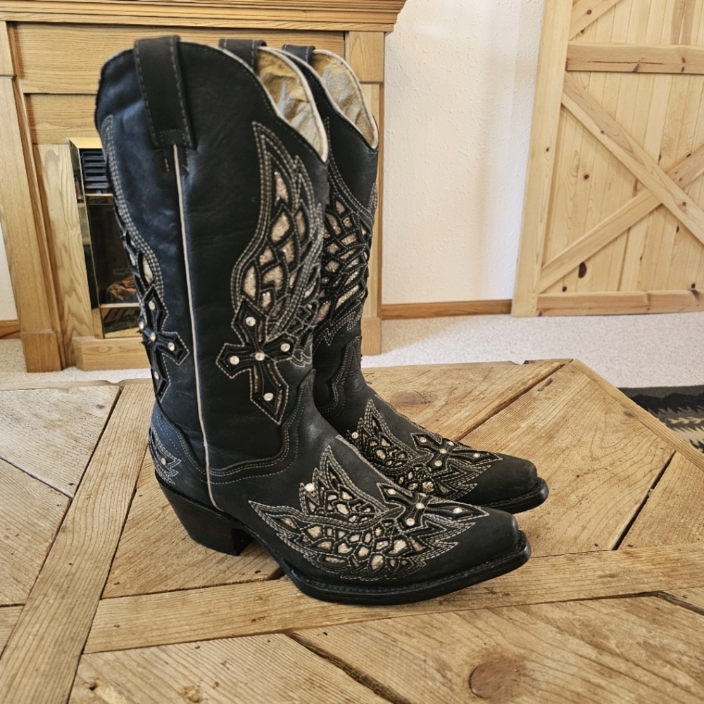 Seven Stars Black leather Studded Cross western boots, women's 8 B - Picture 8 of 12